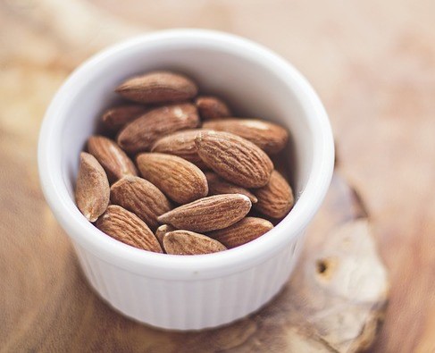 heartburn relief during pregnancy - raw almonds